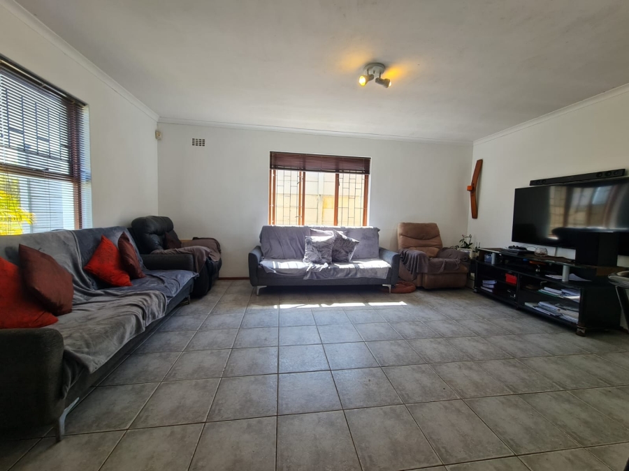 3 Bedroom Property for Sale in Windsor Park Estate Western Cape